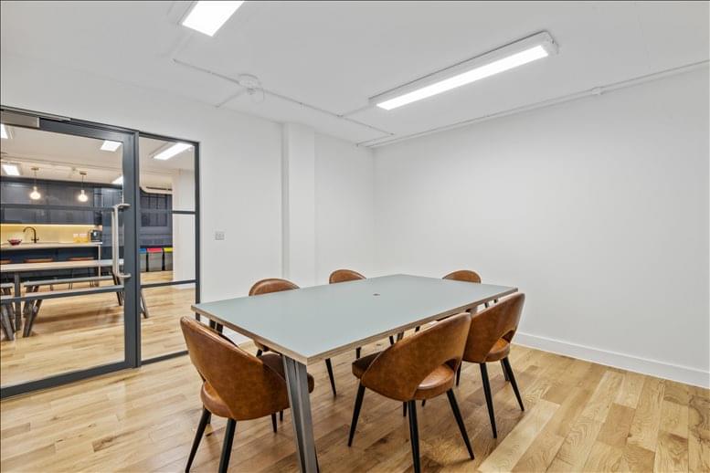 Photo of an office at St Mark's Studios, 14 Chillingworth Road N7 8QJ