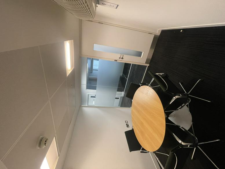 Image of the workspace at St Vincent House, 30 Orange Street WC2H 7HH