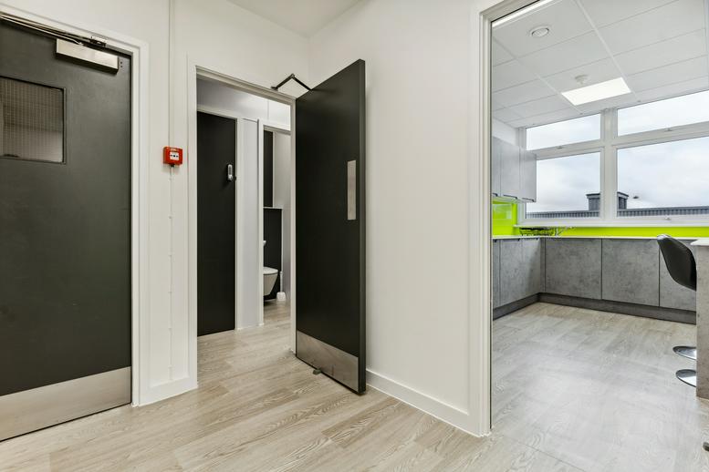 Photo of an office at Stirling Way WD6 2BW