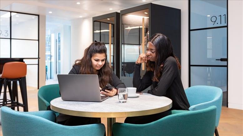 Photo of an office at The Clubhouse, Holborn Circus, 20 St Andrew Street EC4A 3AG