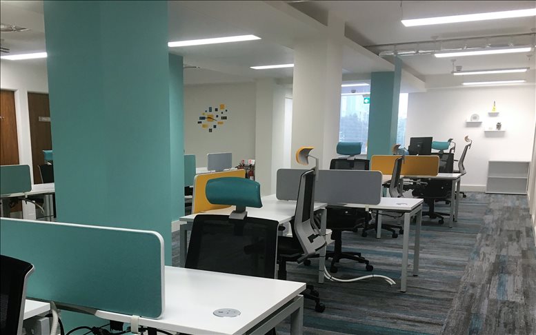 Image of the workspace at The Mille, 1000 Great West Road TW8 9DW