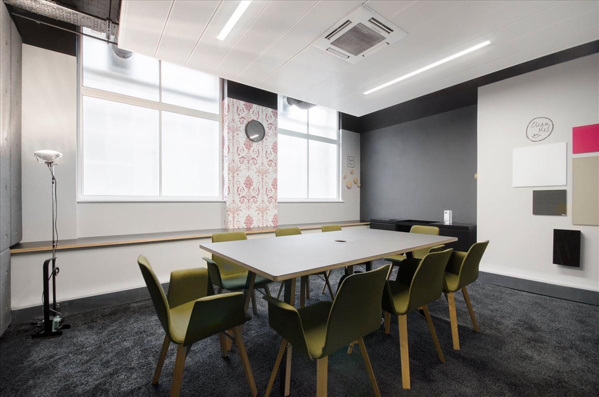 Photo of an office at The Print Rooms, 164/180 Union Street SE1 0LH