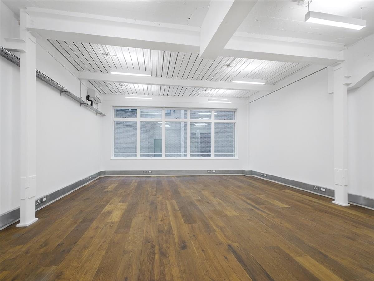Photo of an office at The Record Hall, 16-16A Baldwin's Gardens, Hatton Garden EC1N 7RJ