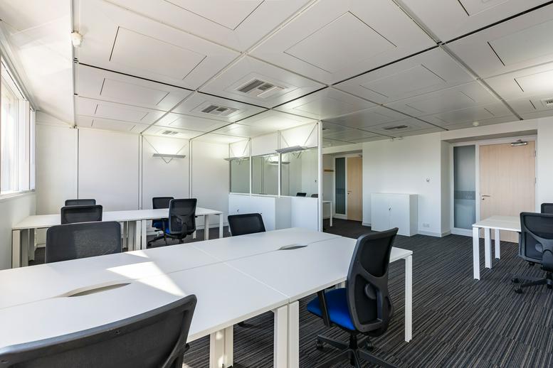 Photo of an office at Theobald Street, Hertfordshire WD6 4PJ