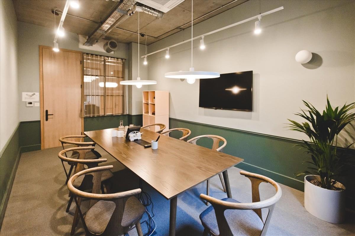 Image of the workspace at Thomas House, 84 Eccleston Square SW1V 1PX