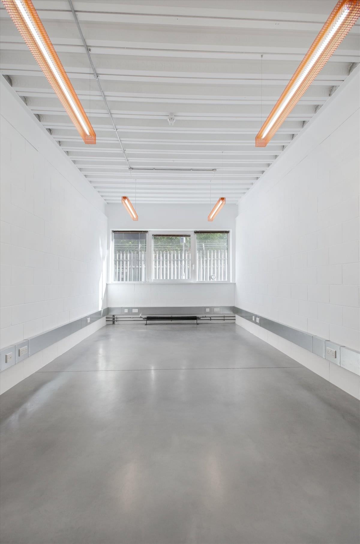 Image of the workspace at Westbourne Studios, 242 Acklam Road W10 5JJ