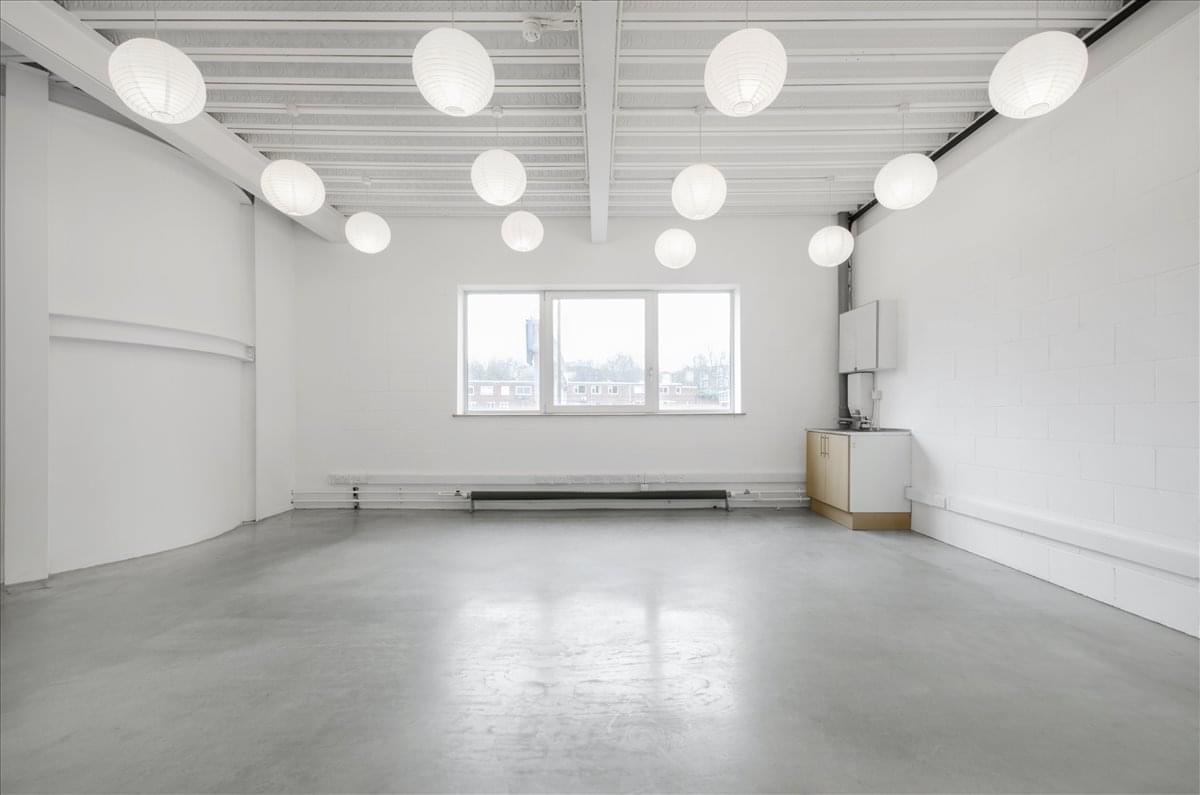 Image of an office at Westbourne Studios, 242 Acklam Road W10 5JJ
