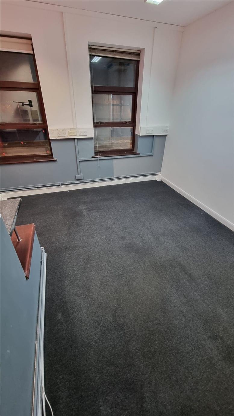 Facilities furnishings & layout of the office for rent at Wood Street Business Centre, 195-197 Wood Street E17 3NU